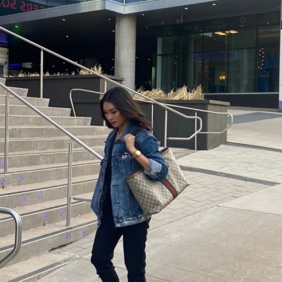 Oversized vintage Levi's jacket - Picture 2 of 9